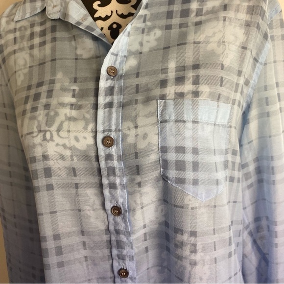 Two by Vince Camuto Ombré Plaid Button Front Shirt - Picture 4 of 13